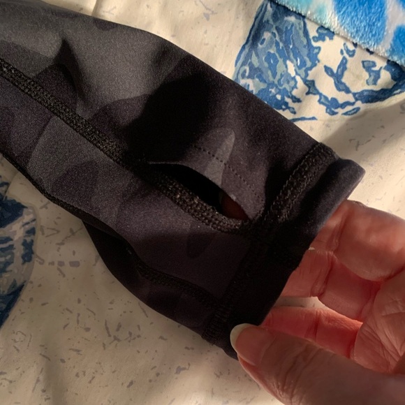 Sweaty Betty Black Tonal Camo Power Wokout Full Zip Stretch Jacket size Small - Picture 8 of 9